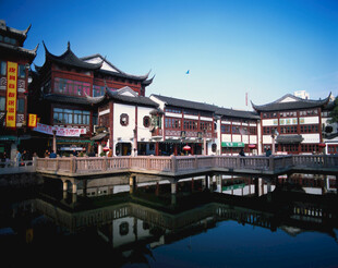 江南水乡古建筑临水景致