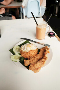 美味泰式炸鸡餐点