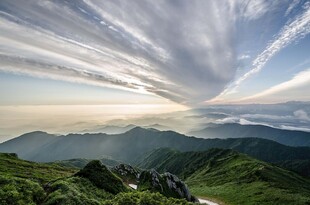 山间云海美景