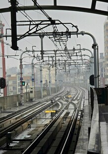 城市铁轨场景