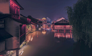 江南水乡夜景灯火璀璨