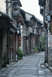 古巷悠悠尽显岁月韵味
