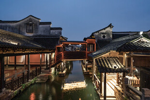 江南水乡古建夜景