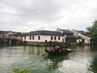 江南水乡小船悠悠美景
