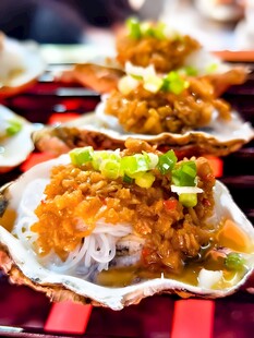 美味蒜蓉烤生蚝