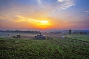 田园日出美景