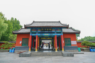 中式古建筑大门