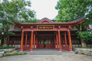中式古建筑古朴典雅韵味浓