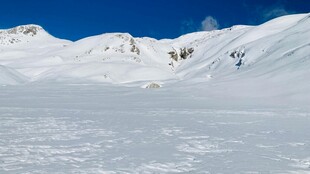 壮丽雪山景观
