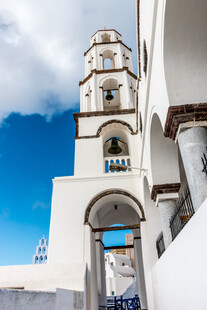 白色钟楼建筑美景