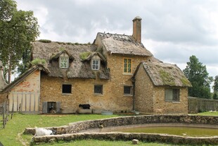 古朴乡村小屋尽显岁月韵味