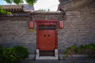 中式红门古朴庭院景致