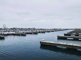 宁静海港码头风景