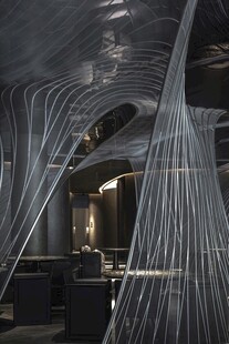 梦幻线条打造的室内空间