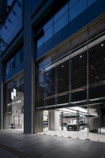 现代建筑夜景外观