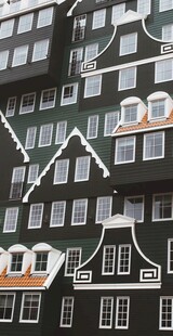 荷兰特色彩色木屋建筑