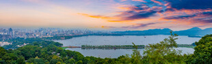 湖畔绚丽晚霞美景