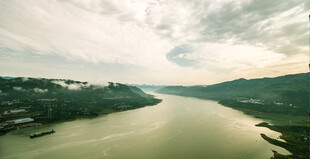 壮丽江河风景