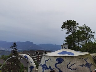 山间瓷茶壶自然之雅韵