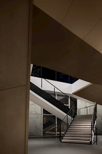 现代建筑内的楼梯空间