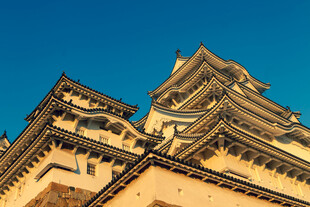 古老中式建筑屋顶特写