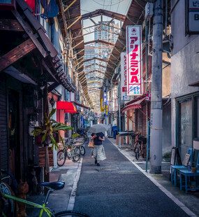 日式老街巷静谧生活图景