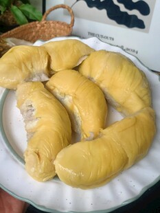 美味新鲜的切开榴莲果肉