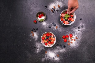创意摆盘的美味水果料理