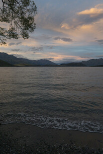 湖畔黄昏美景
