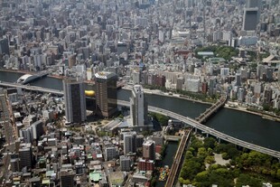 俯瞰繁华都市景观