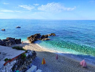 美丽海滨沙滩迷人景致