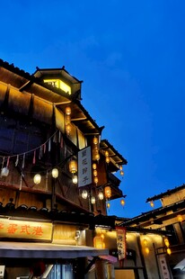 古建夜景 灯火璀璨的魅力