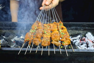 美味串串正烤制