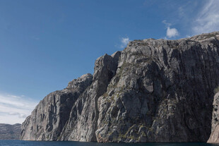 巍峨高山