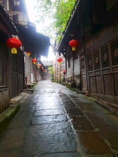 古巷红灯笼