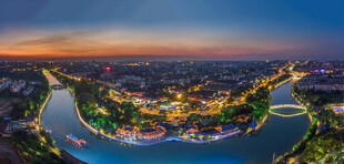 城市璀璨夜景俯瞰图