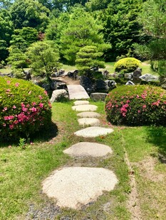 日式庭院石板小径景观