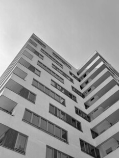 现代高层公寓建筑外观