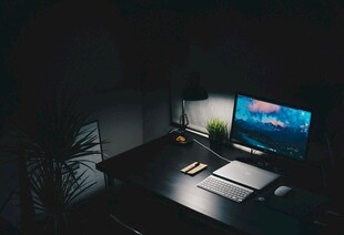 办公桌电脑外设