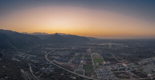 城市黄昏鸟瞰美景