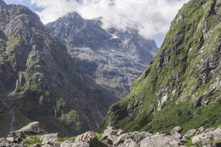 壮丽高山峡谷景观