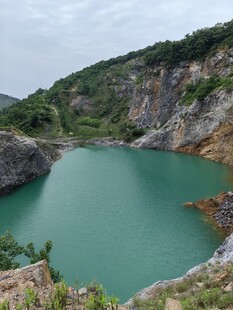 翠绿矿坑
