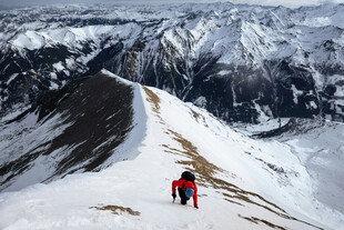 雪山登山者