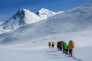 雪山登山队