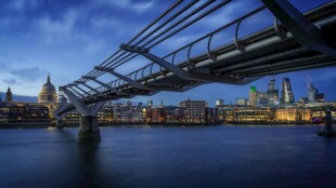 伦敦千禧桥夜景风光