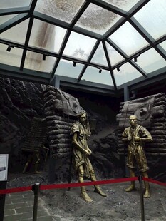 室内青铜雕塑展示