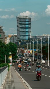 城市道路上的繁忙景象