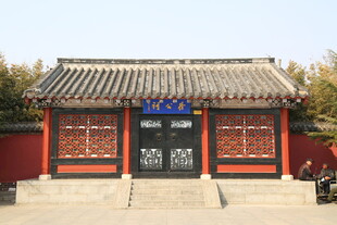 中式传统建筑大门