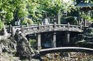 日式园林石桥景观