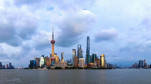 上海外滩壮丽城市天际线